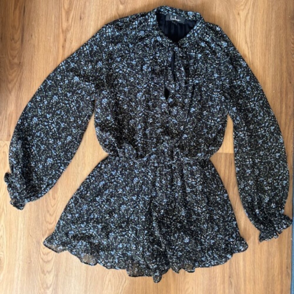 Lulus Navy Blue Floral Long Sleeve Tie Neck Cottagecore Short Romper EUC Small